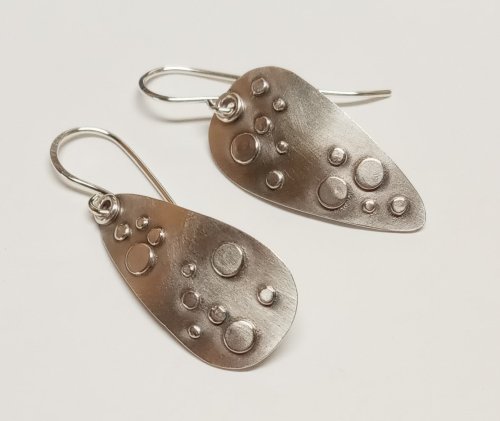 Judy Larson's Easy Asymmetry  - , Inspiration, Design, , Choose similar shapes like teardrops